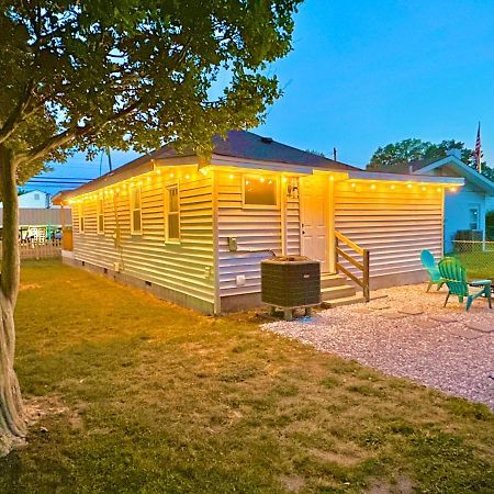 Cottage In Heart Of Colonial Beach, 7 Mins Walk To The Beach Zewnętrze zdjęcie